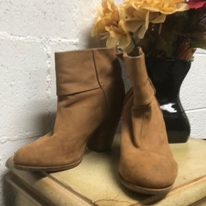 Vince Camuto Short boots